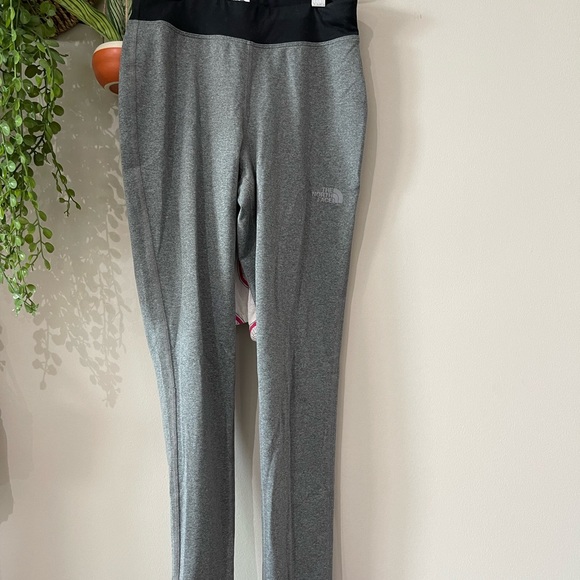 North face size medium - Picture 2 of 3